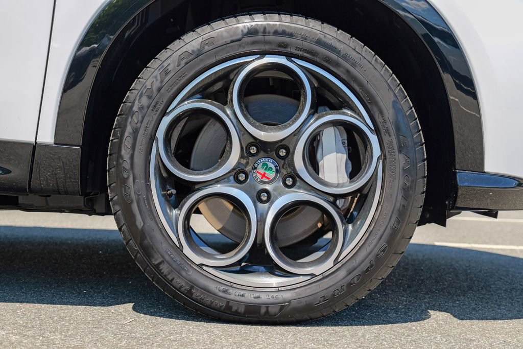 Used 2024 Alfa Romeo Tonale Ti AWD/4WD image 12