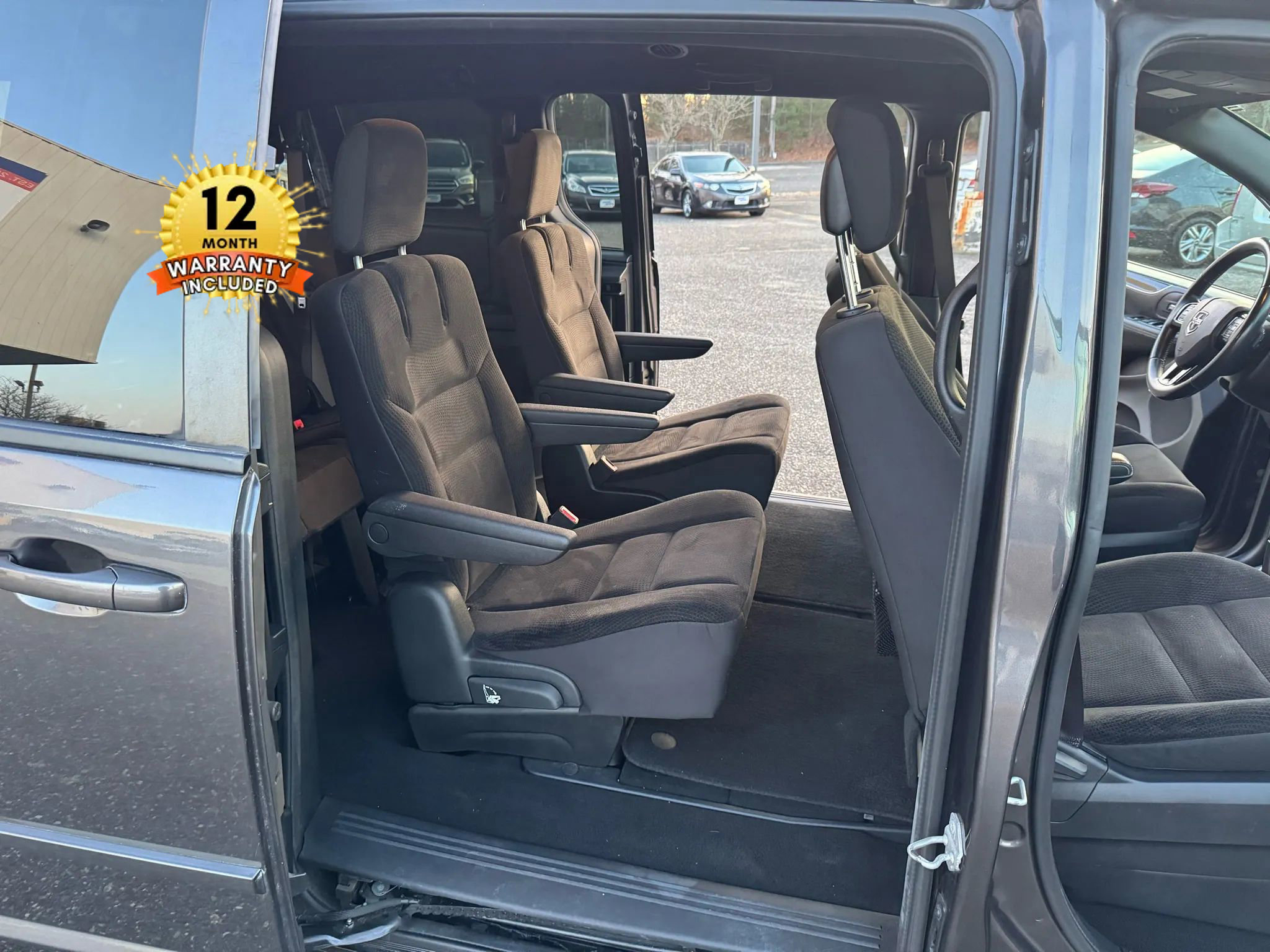 Used 2017 Dodge Grand Caravan SE image 12