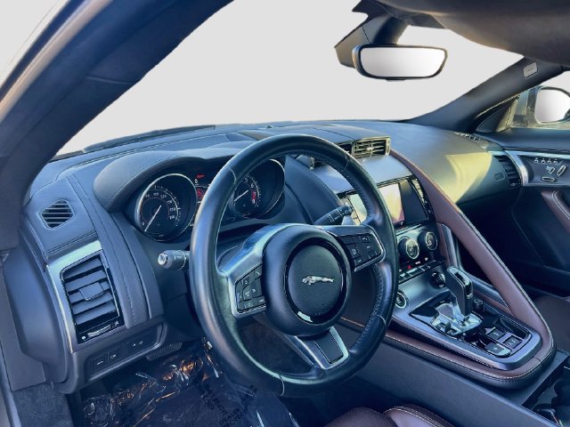 Used 2018 Jaguar F-TYPE Coupe RWD image 5