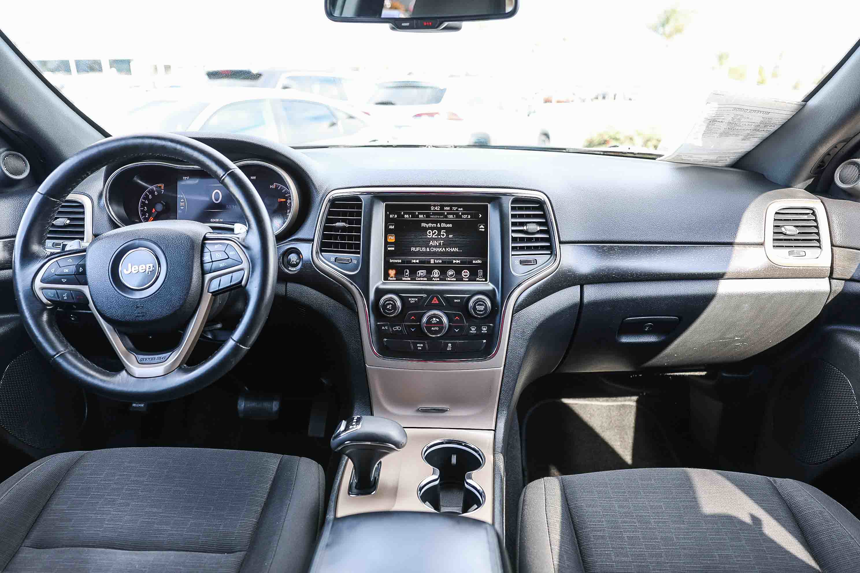 Used 2015 Jeep Grand Cherokee Laredo w/ Quick Order Package 23E image 2