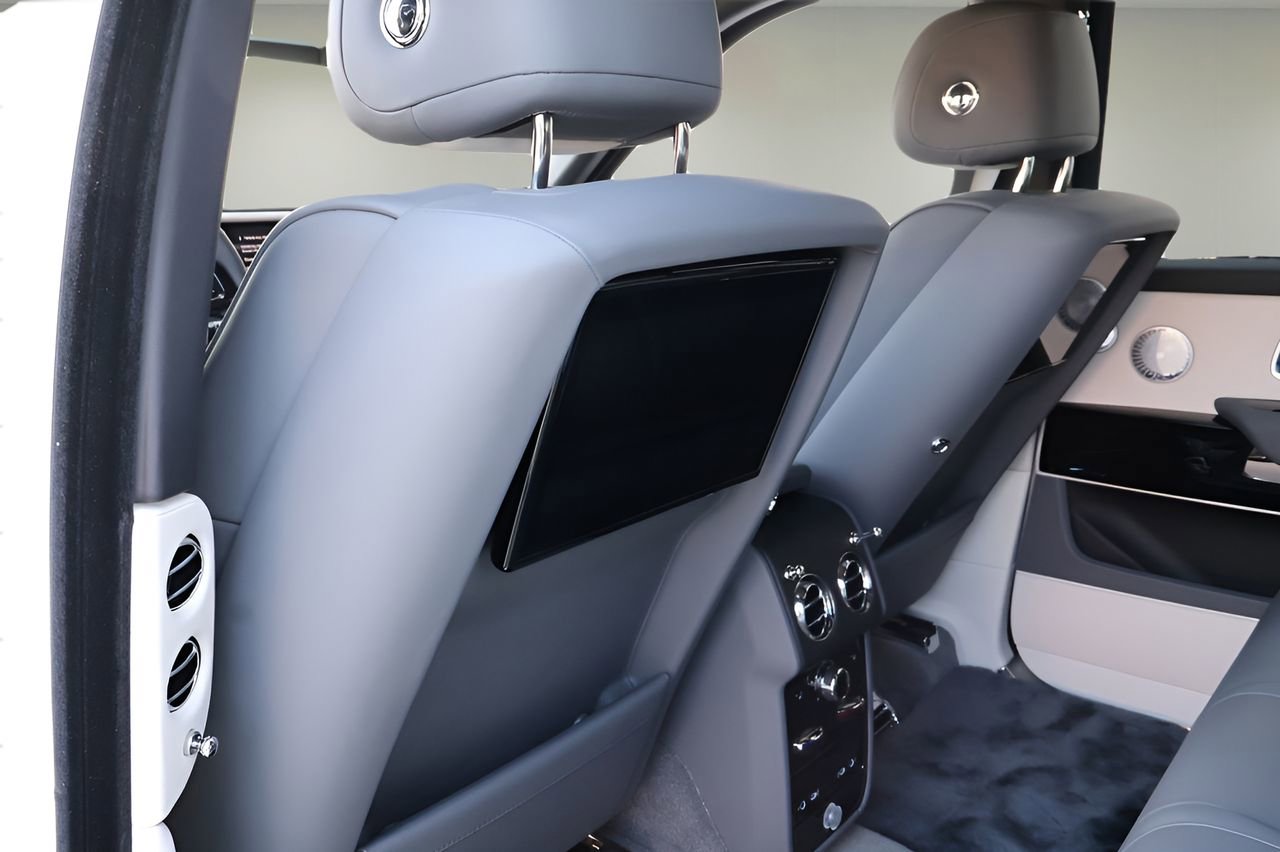 New 2026 Rolls-Royce Cullinan image 18