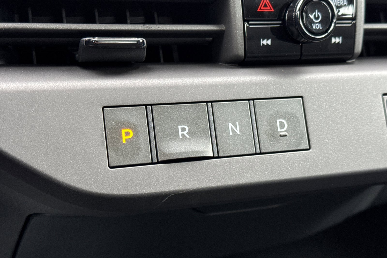 New 2026 Nissan Leaf Platinum+ w/ Cargo Package (Platinum+) image 19