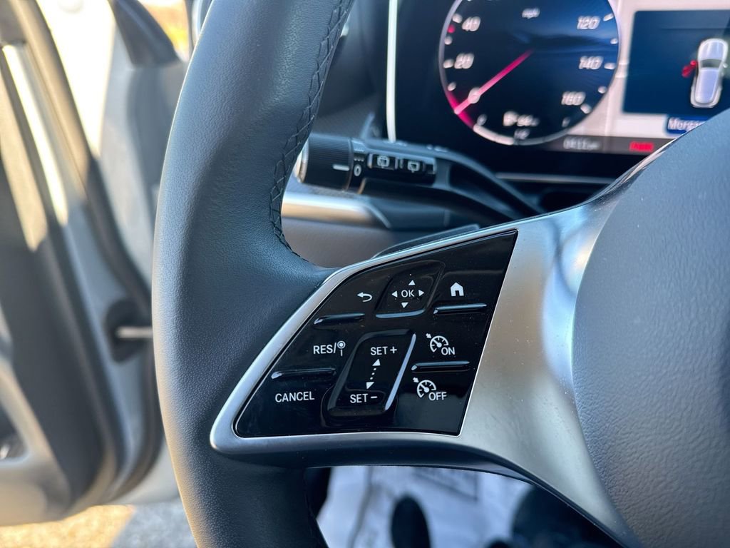 Used 2025 Mercedes-Benz GLC 350e 4MATIC image 17