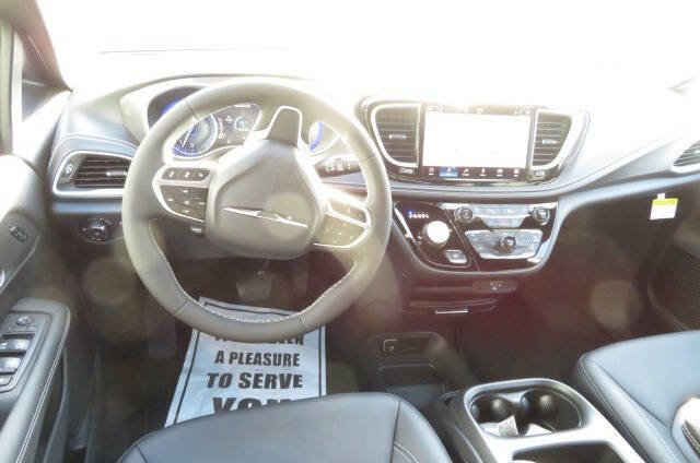 New 2026 Chrysler Pacifica Select image 14