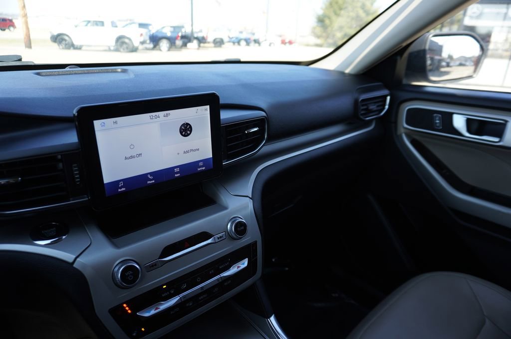 Used 2022 Ford Explorer XLT w/ Equipment Group 202A image 20