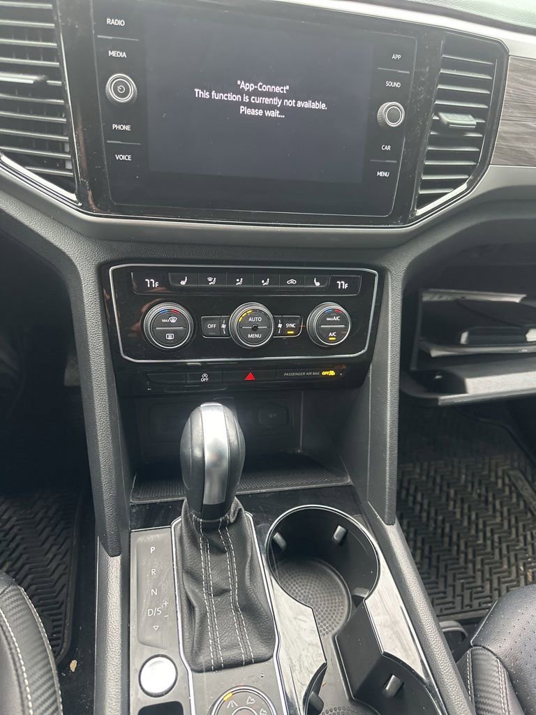 Used 2023 Volkswagen Atlas Cross Sport SE image 2