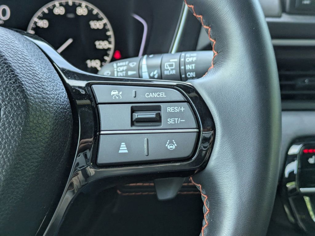 Used 2025 Honda Pilot Sport image 26