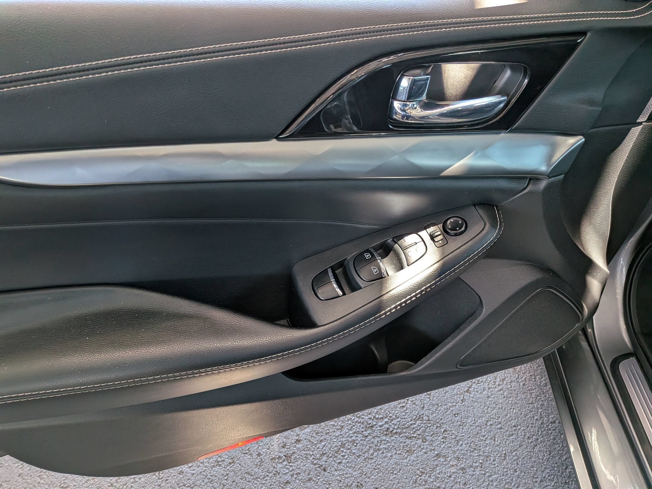 Used 2023 Nissan Maxima SV w/ Floor Mat Group FWD image 8