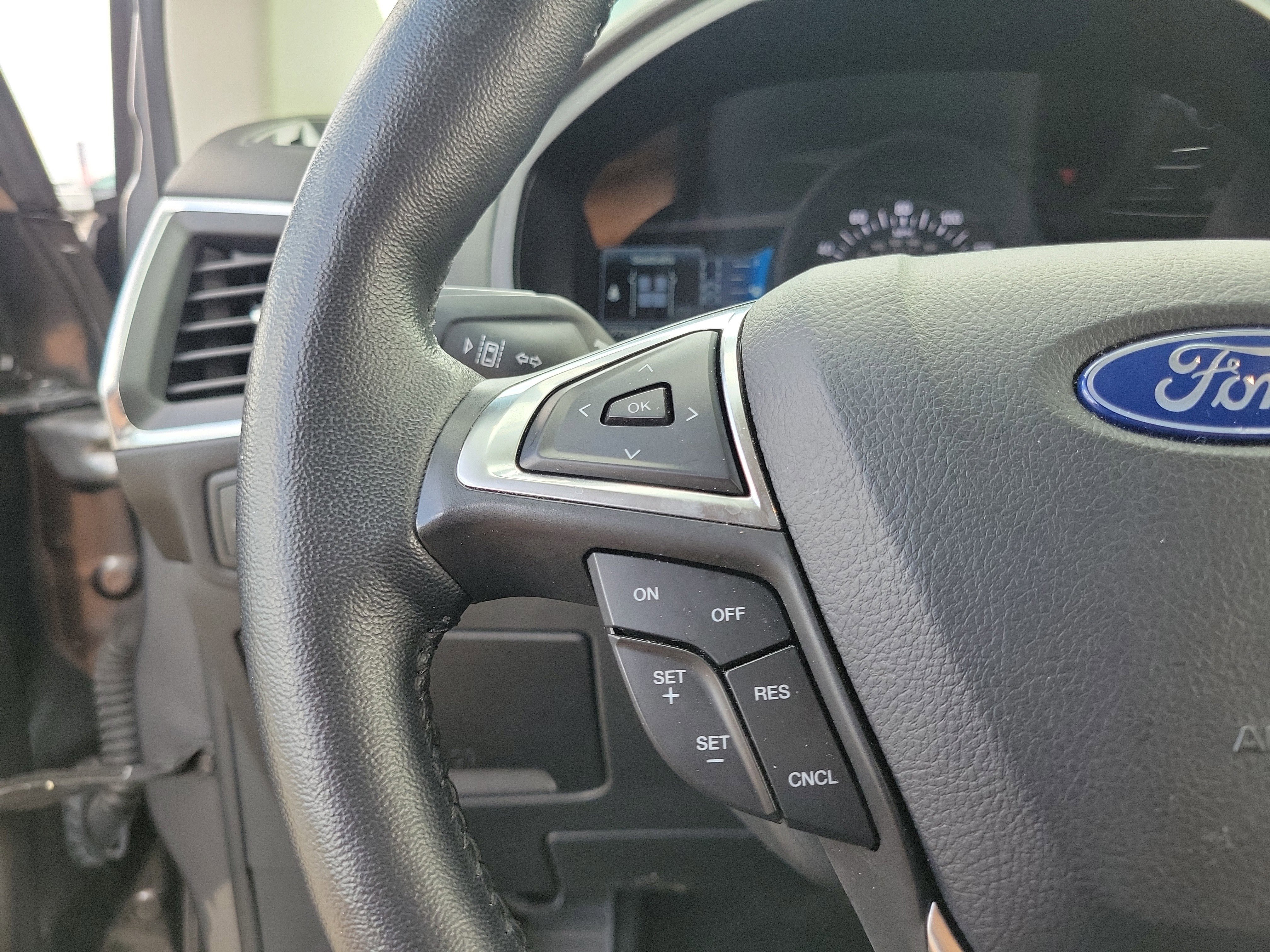 Used 2024 Ford Edge Titanium image 22