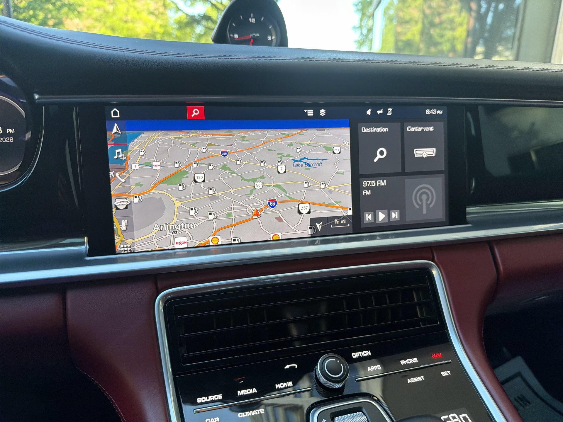 Used 2018 Porsche Panamera RWD image 20