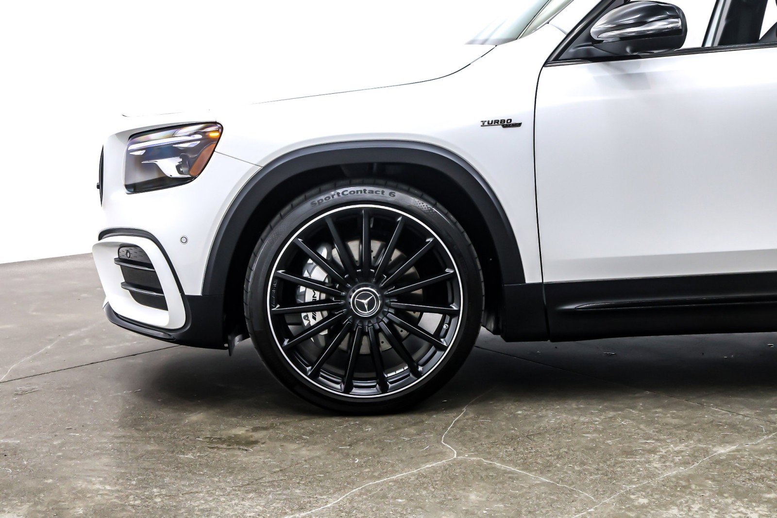 Used 2025 Mercedes-Benz GLB 35 AMG 4MATIC image 11