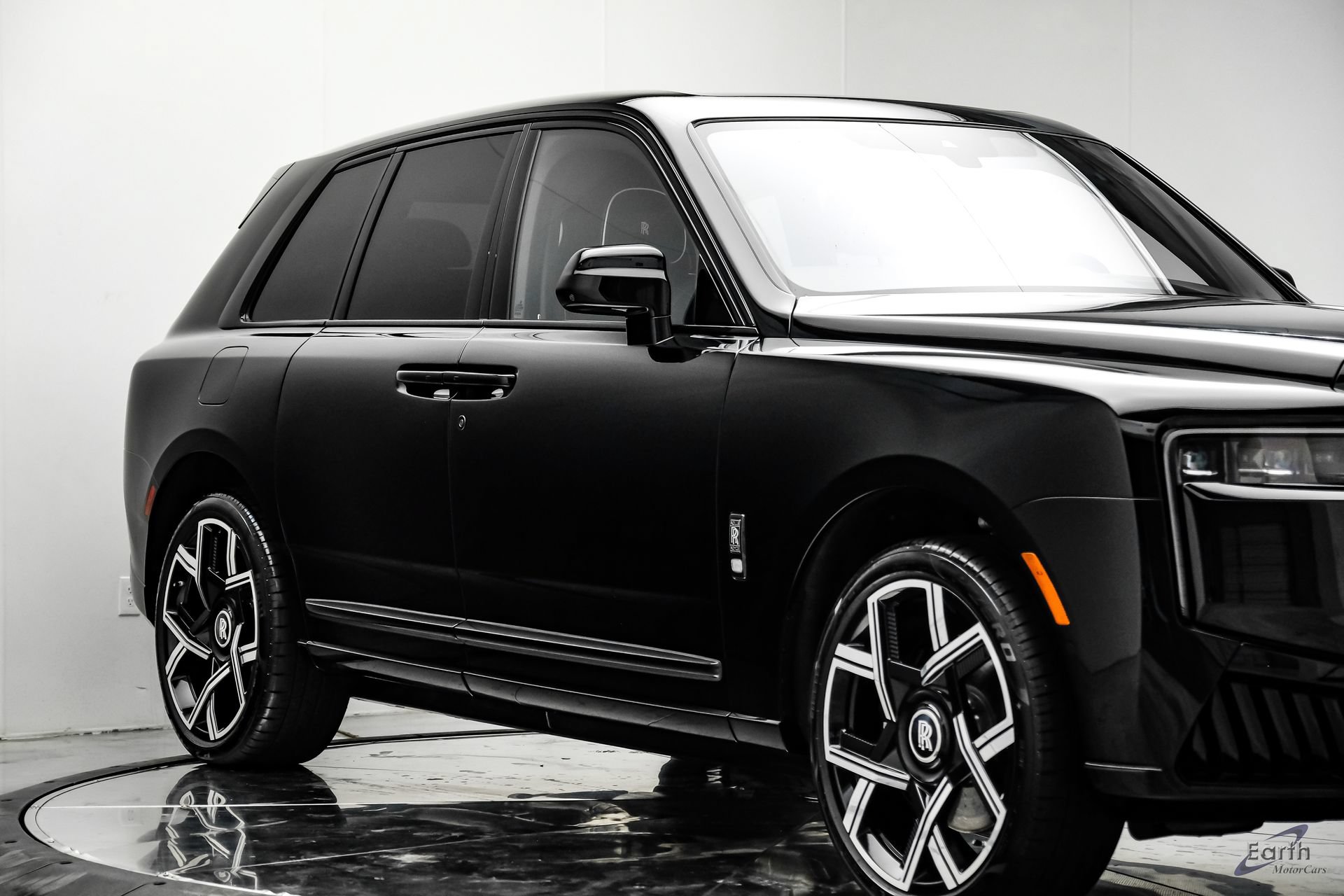 Used 2026 Rolls-Royce Cullinan Black Badge AWD/4WD image 28