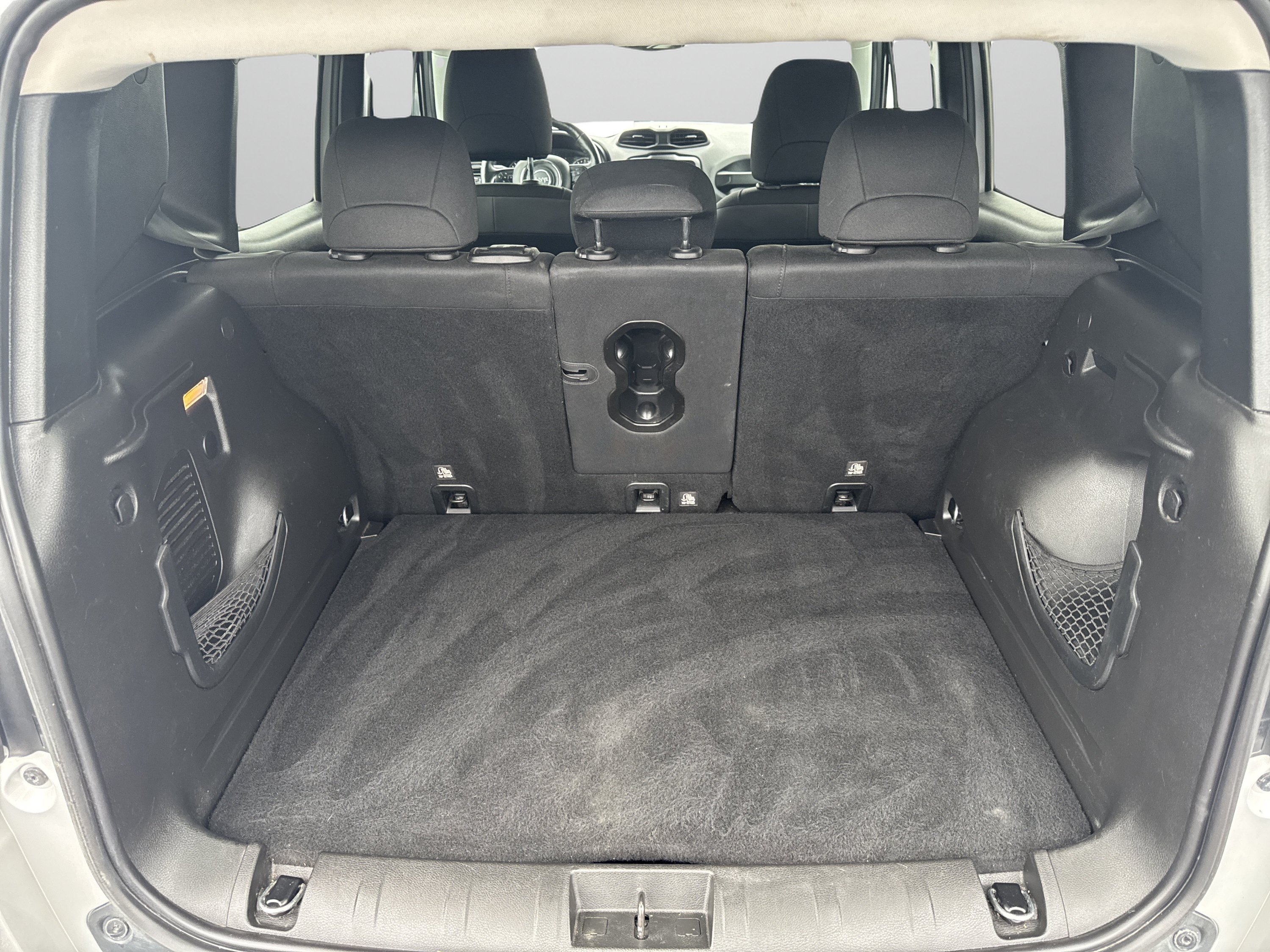 Used 2020 Jeep Renegade Altitude AWD/4WD image 10