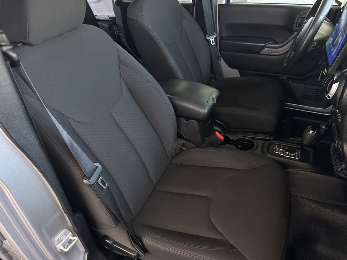 Used 2015 Jeep Wrangler Unlimited Sport AWD/4WD image 22