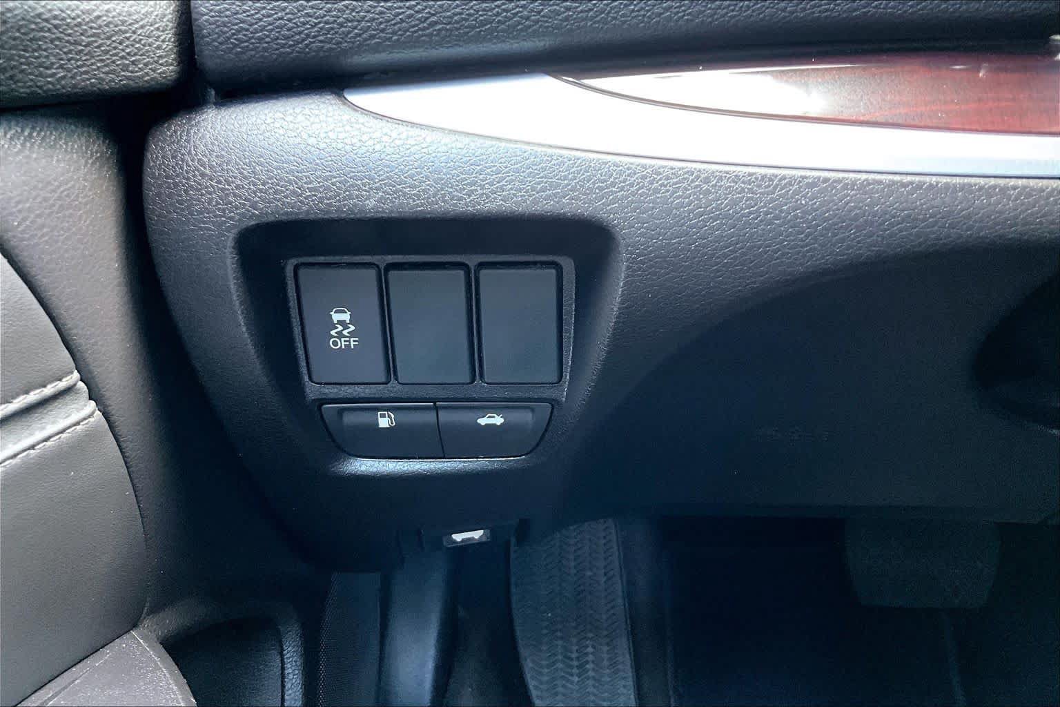 Used 2017 Acura TLX FWD image 34