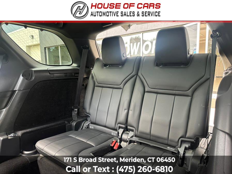 Used 2017 Land Rover Discovery SE image 44