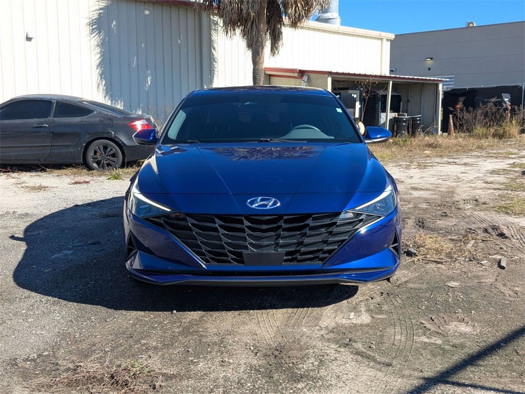 Used 2023 Hyundai Elantra SEL w/ Convenience Package image 2