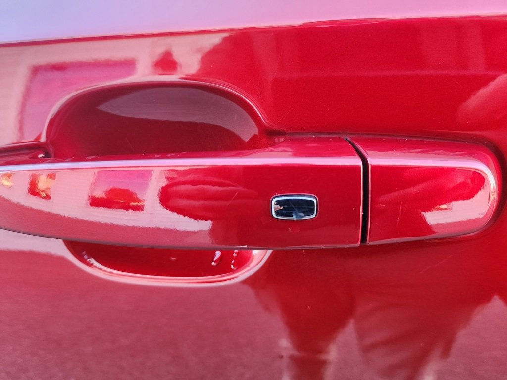 Used 2023 GMC Terrain SLE w/ Driver Convenience Package image 18