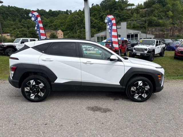 Used 2025 Hyundai Kona SEL AWD/4WD image 2