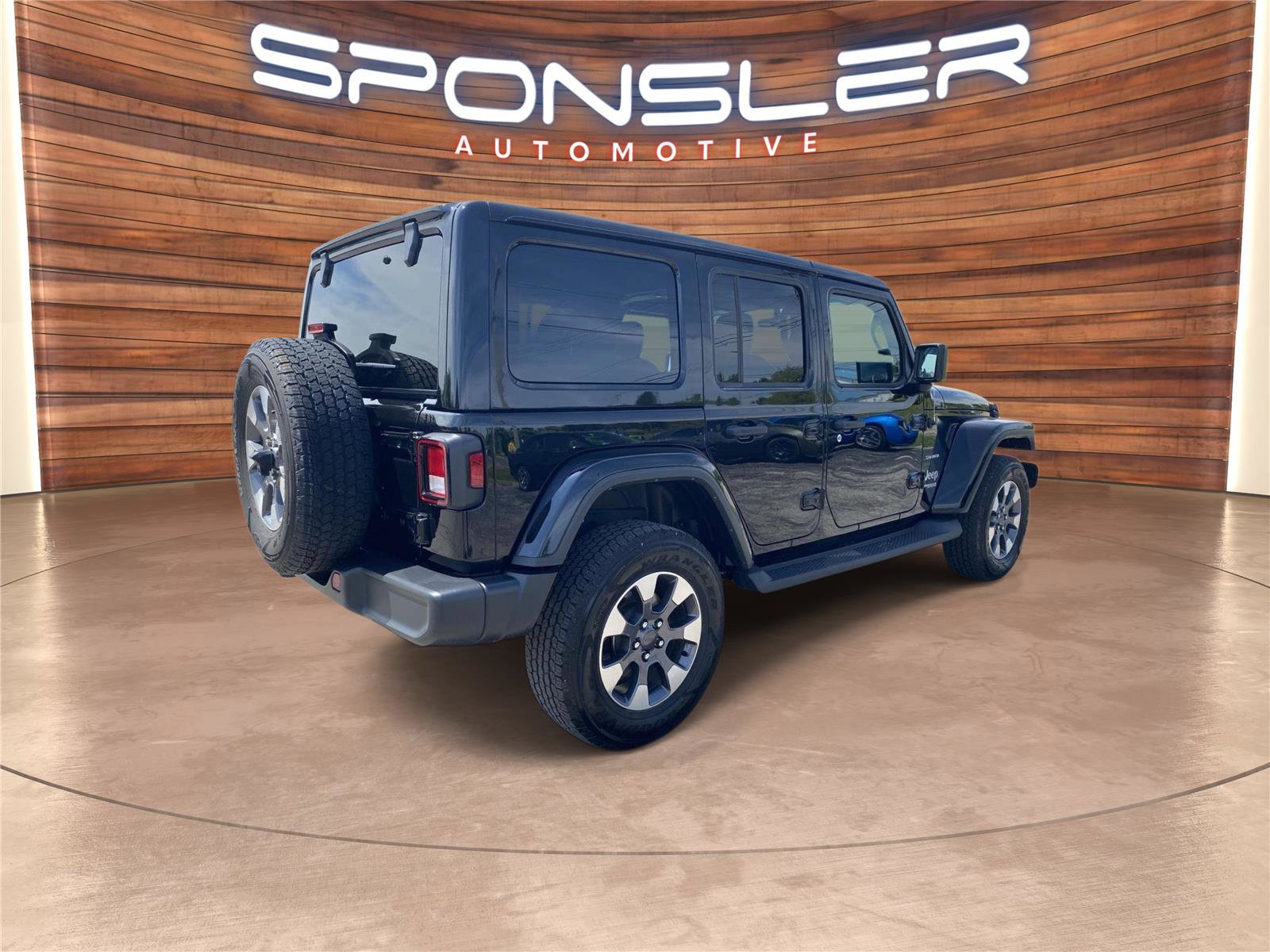 Used 2022 Jeep Wrangler Unlimited Sahara w/ Cold Weather Group AWD/4WD image 7