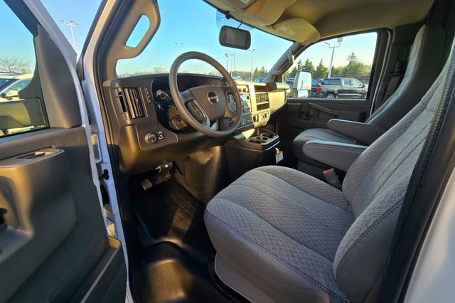 New 2026 GMC Savana 4500 w/ Power Convenience Package RWD image 13