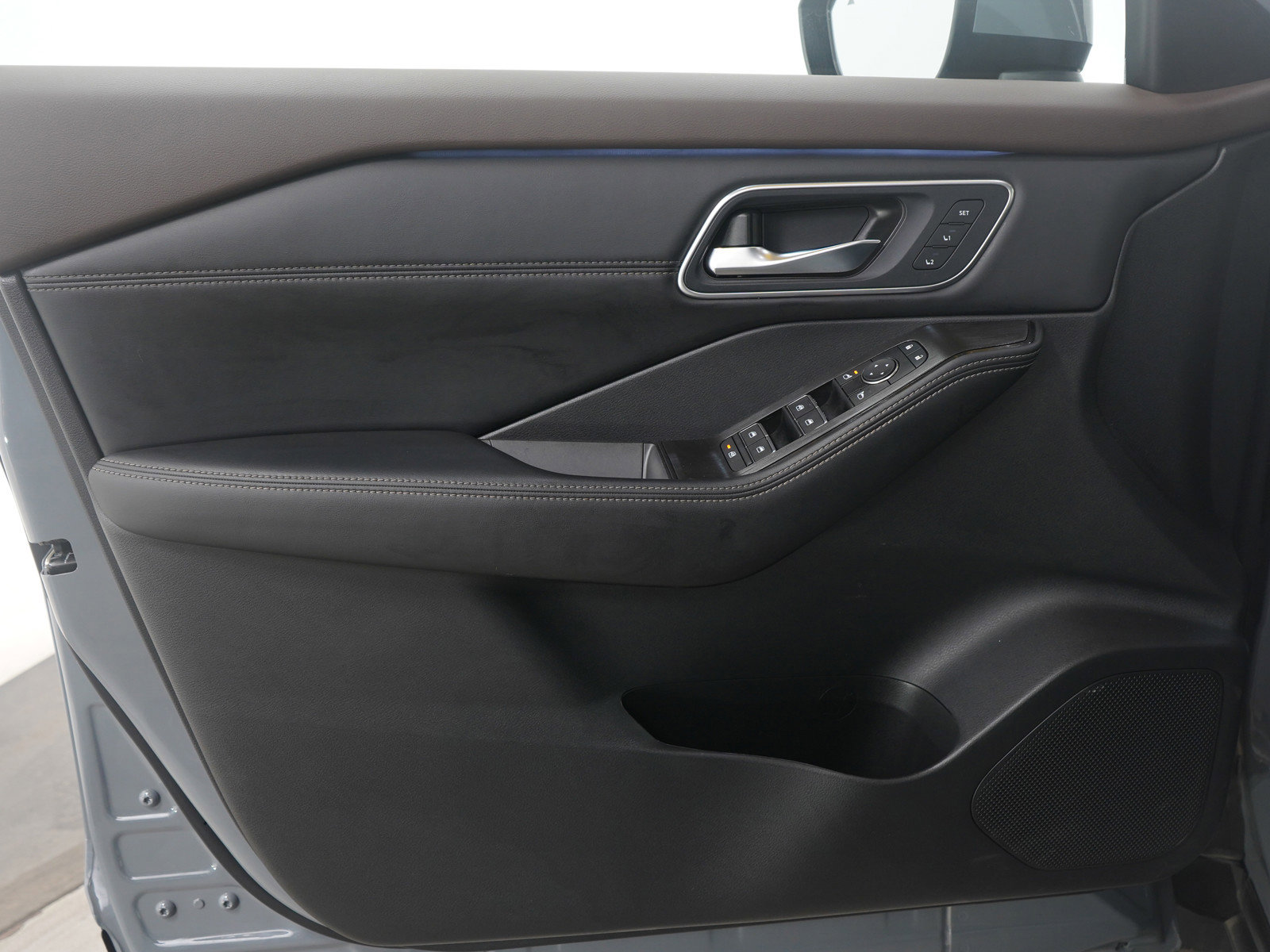 Used 2023 Nissan Rogue Platinum w/ Platinum Premium Package image 23