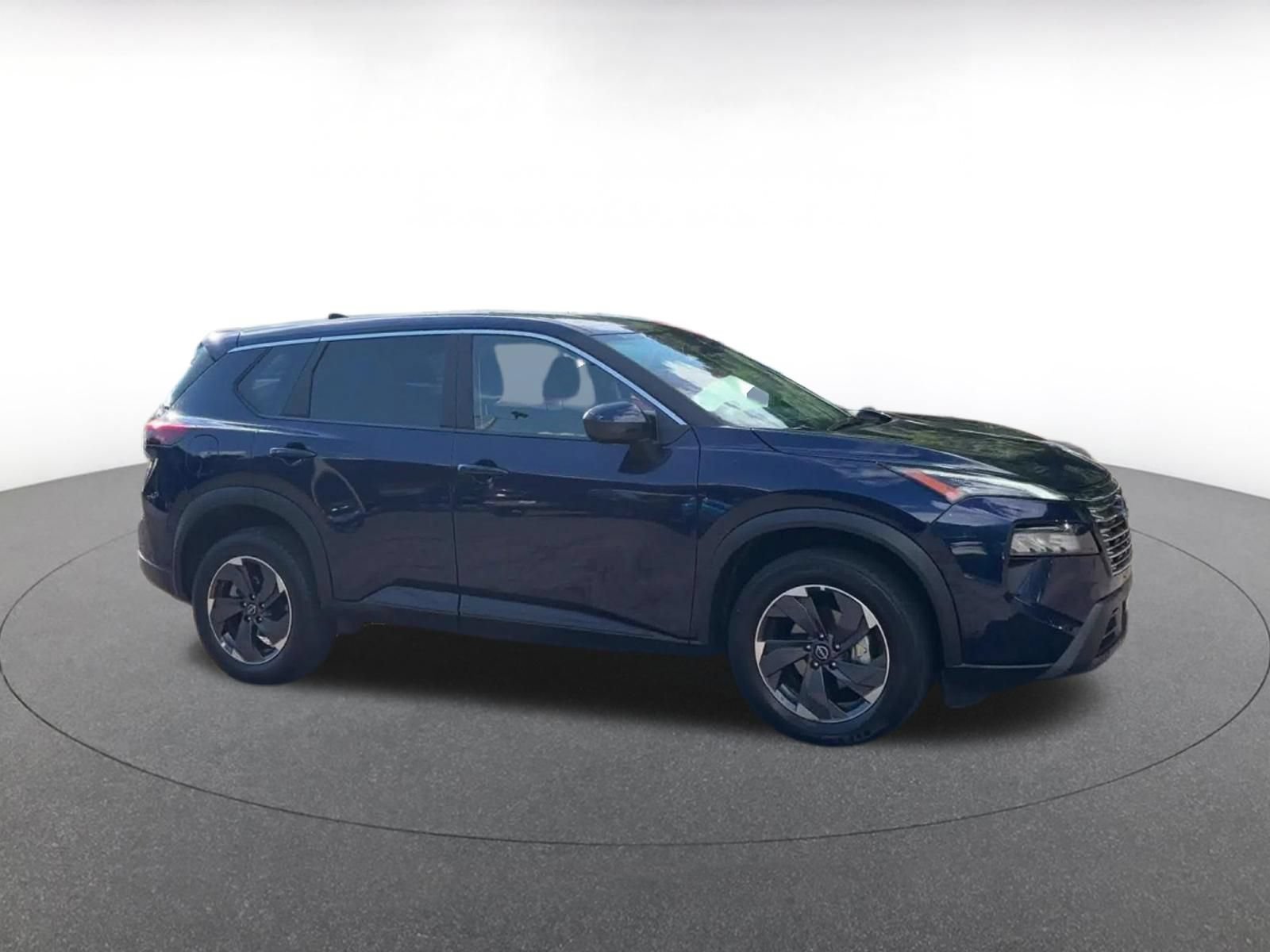 Used 2025 Nissan Rogue SV FWD image 2
