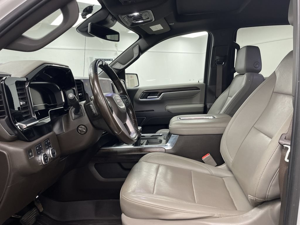 Used 2022 GMC Sierra 1500 SLT w/ SLT Premium Plus Package AWD/4WD image 9