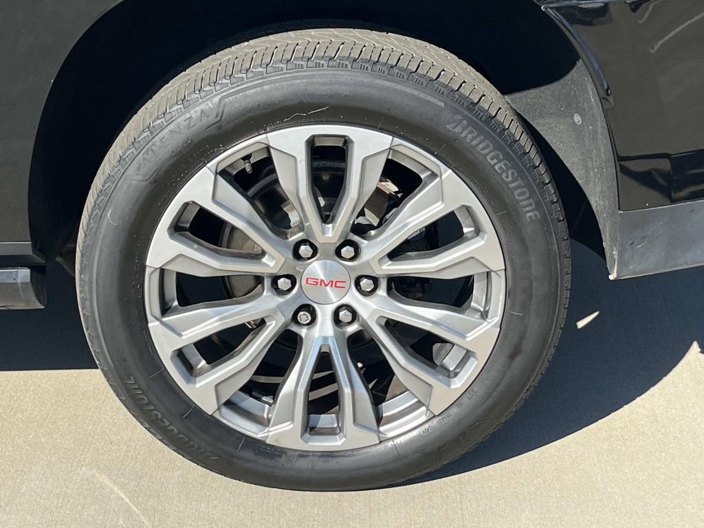 Used 2021 GMC Yukon XL Denali w/ Denali Premium Package image 11