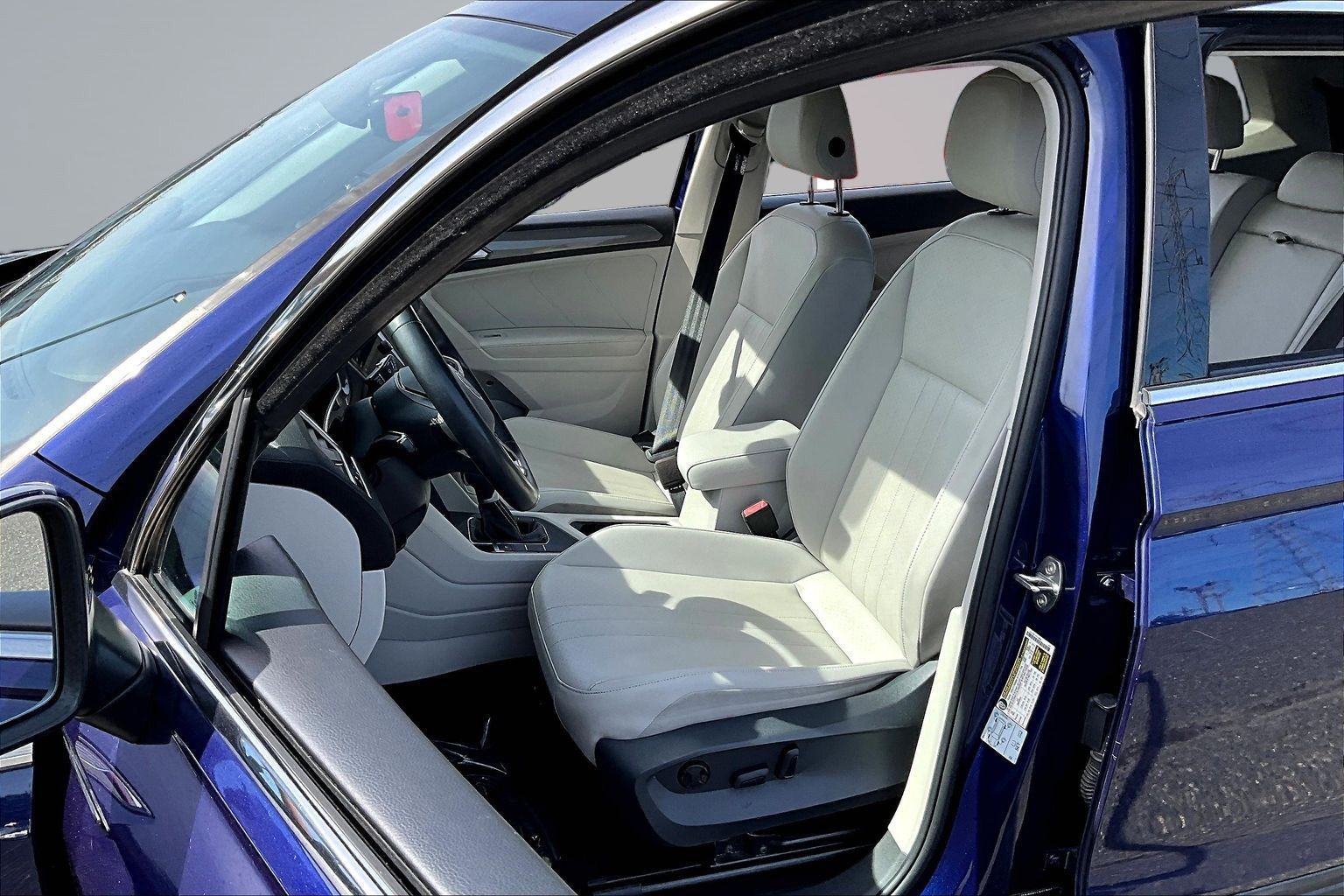 Used 2022 Volkswagen Tiguan SE FWD image 18