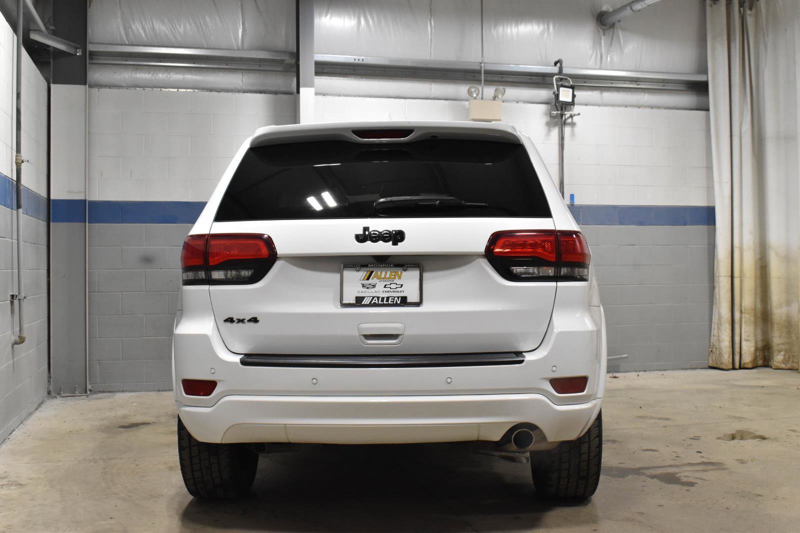 Used 2021 Jeep Grand Cherokee Laredo X image 24