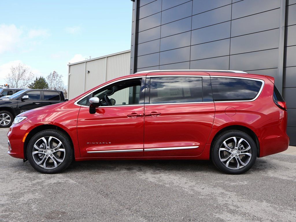 New 2026 Chrysler Pacifica Pinnacle AWD/4WD video 2