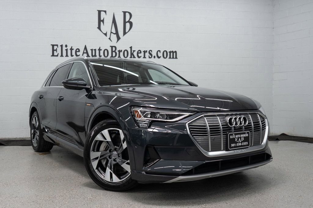 Used 2021 Audi e-tron Premium Plus w/ Premium Plus Package image 55