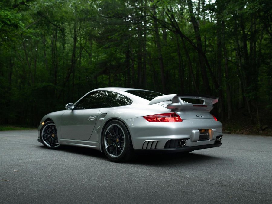 Used 2008 Porsche 911 GT2 RWD image 11