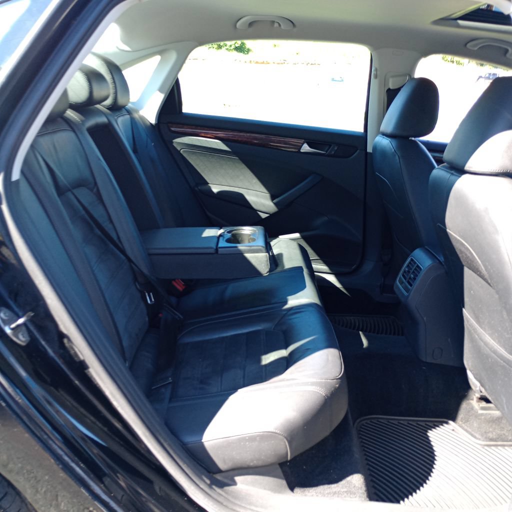 Used 2013 Volkswagen Passat 2.5 SEL Premium FWD image 21