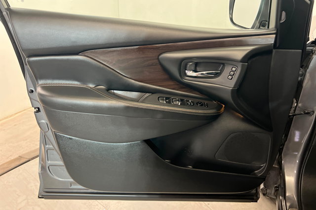 Used 2023 Nissan Murano Platinum w/ Cargo Package FWD image 14