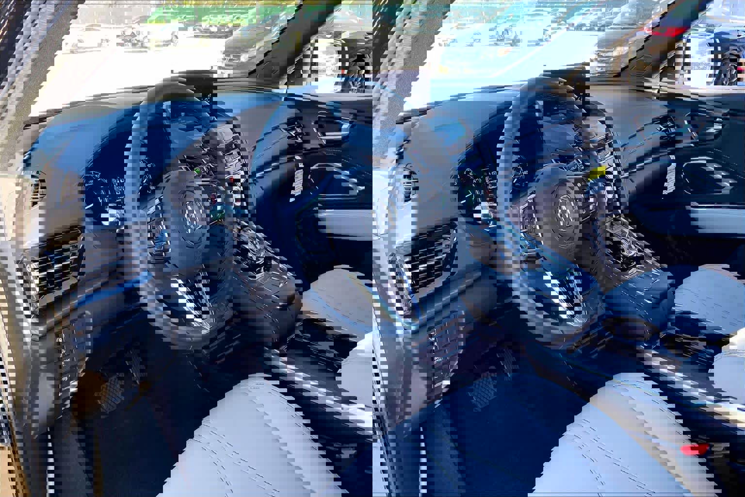 Used 2025 Acura RDX SH-AWD image 18