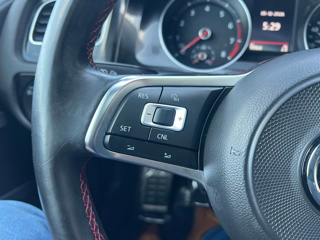 Used 2017 Volkswagen GTI SE FWD image 38