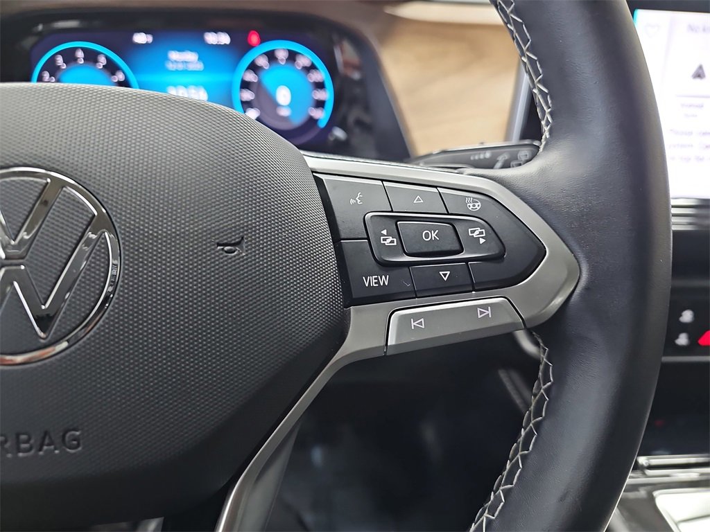 Used 2025 Volkswagen Atlas SE image 18