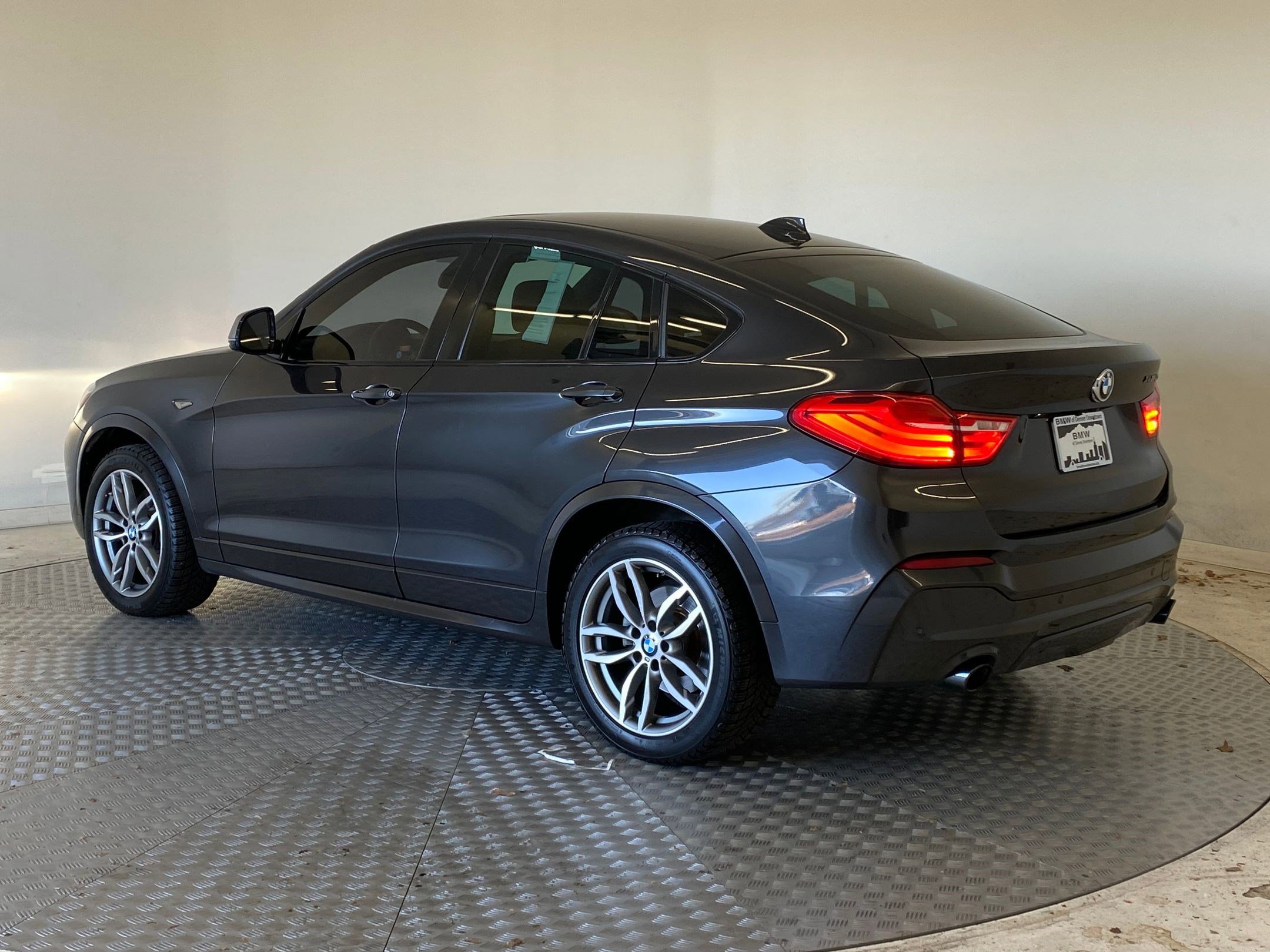 Used 2017 BMW X4 M40i image 3