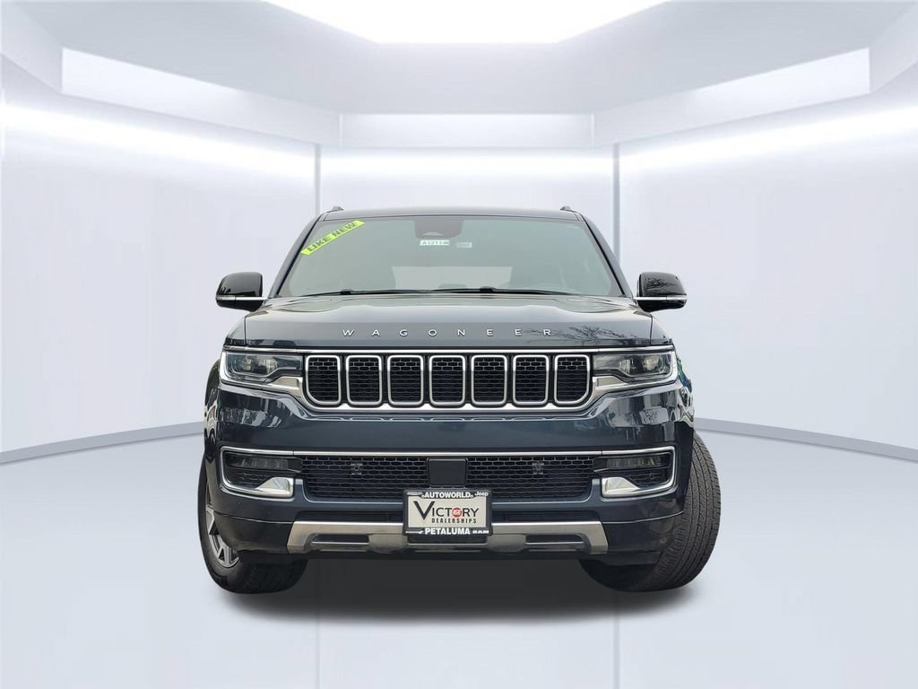 Used 2023 Jeep Wagoneer Series III w/ Preferred Equipment Group AWD/4WD image 3