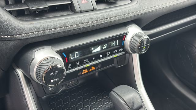 Used 2025 Toyota RAV4 LE AWD/4WD image 20