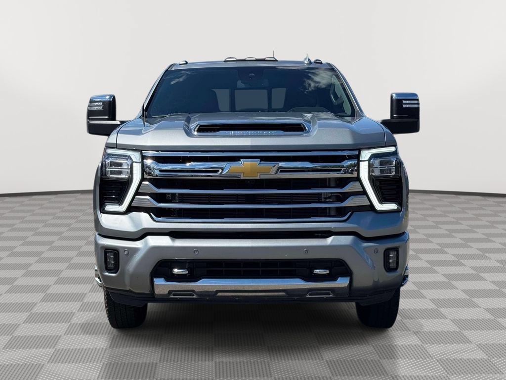 Used 2025 Chevrolet Silverado 3500 High Country AWD/4WD image 2