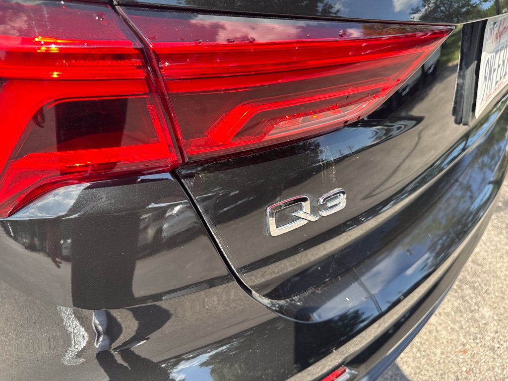 Used 2020 Audi Q3 2.0T Premium w/ Convenience Package AWD/4WD image 22