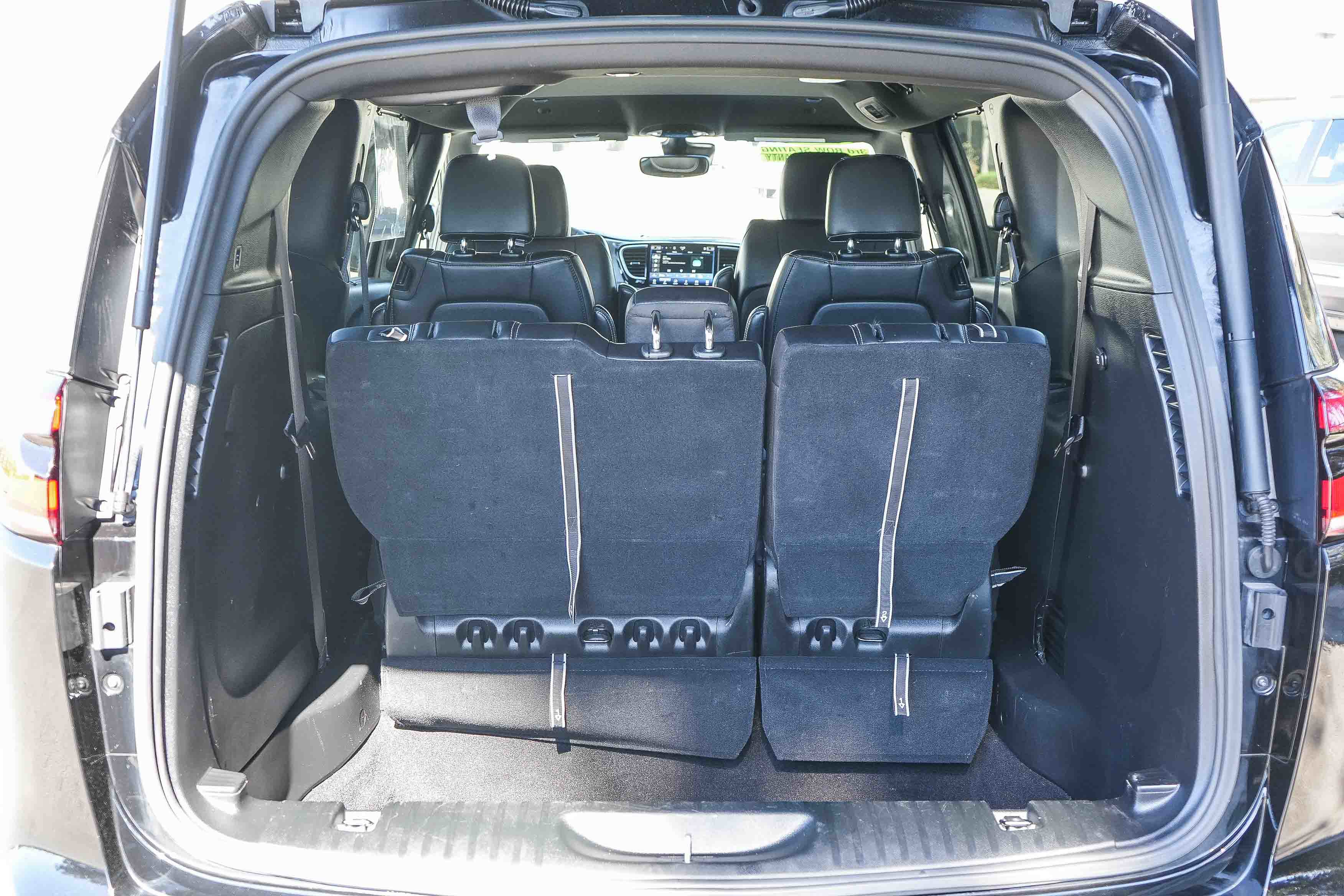 Used 2025 Chrysler Pacifica Select FWD image 26