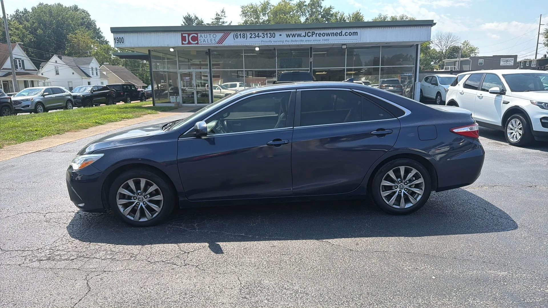 Used 2015 Toyota Camry XLE w/ Advanced Technology Package FWD image 8