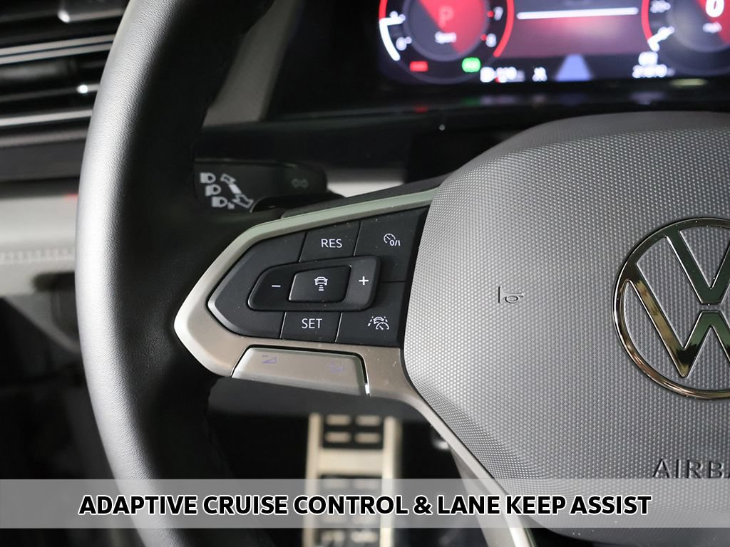 Used 2024 Volkswagen Atlas Peak Edition SE AWD/4WD image 4