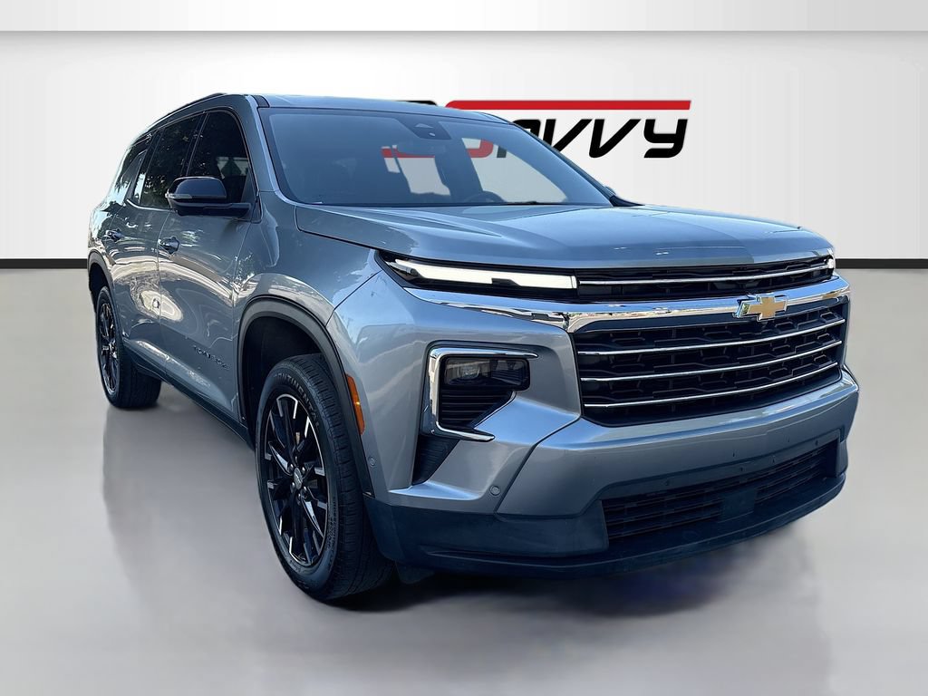 Used 2025 Chevrolet Traverse LT w/ Enhanced Driving Package AWD/4WD image 1