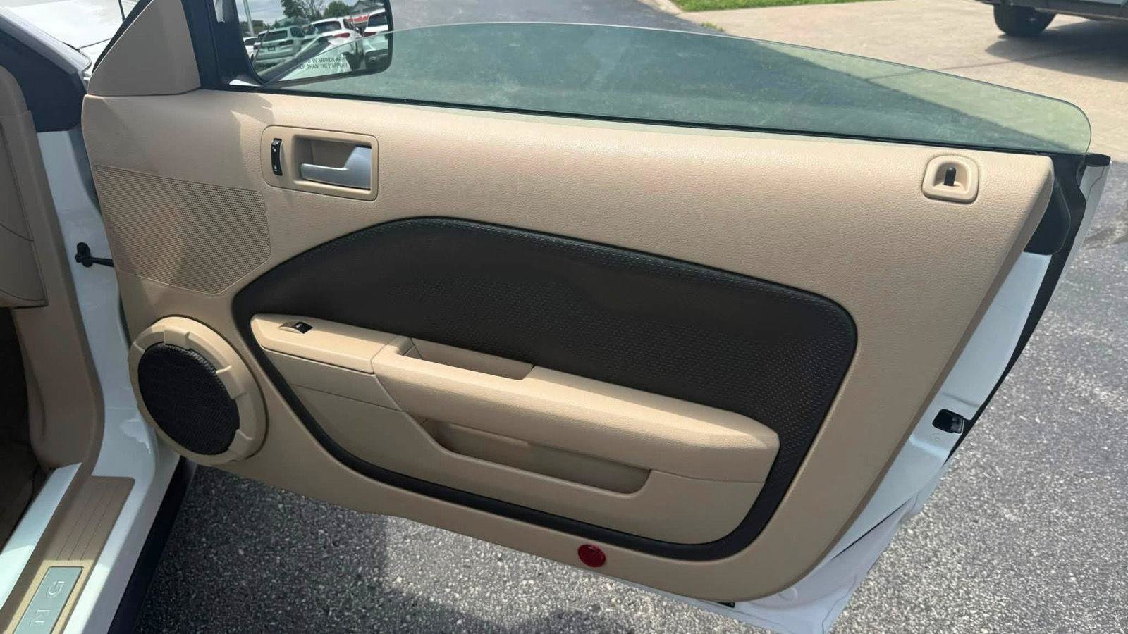 Used 2006 Ford Mustang Coupe RWD image 21