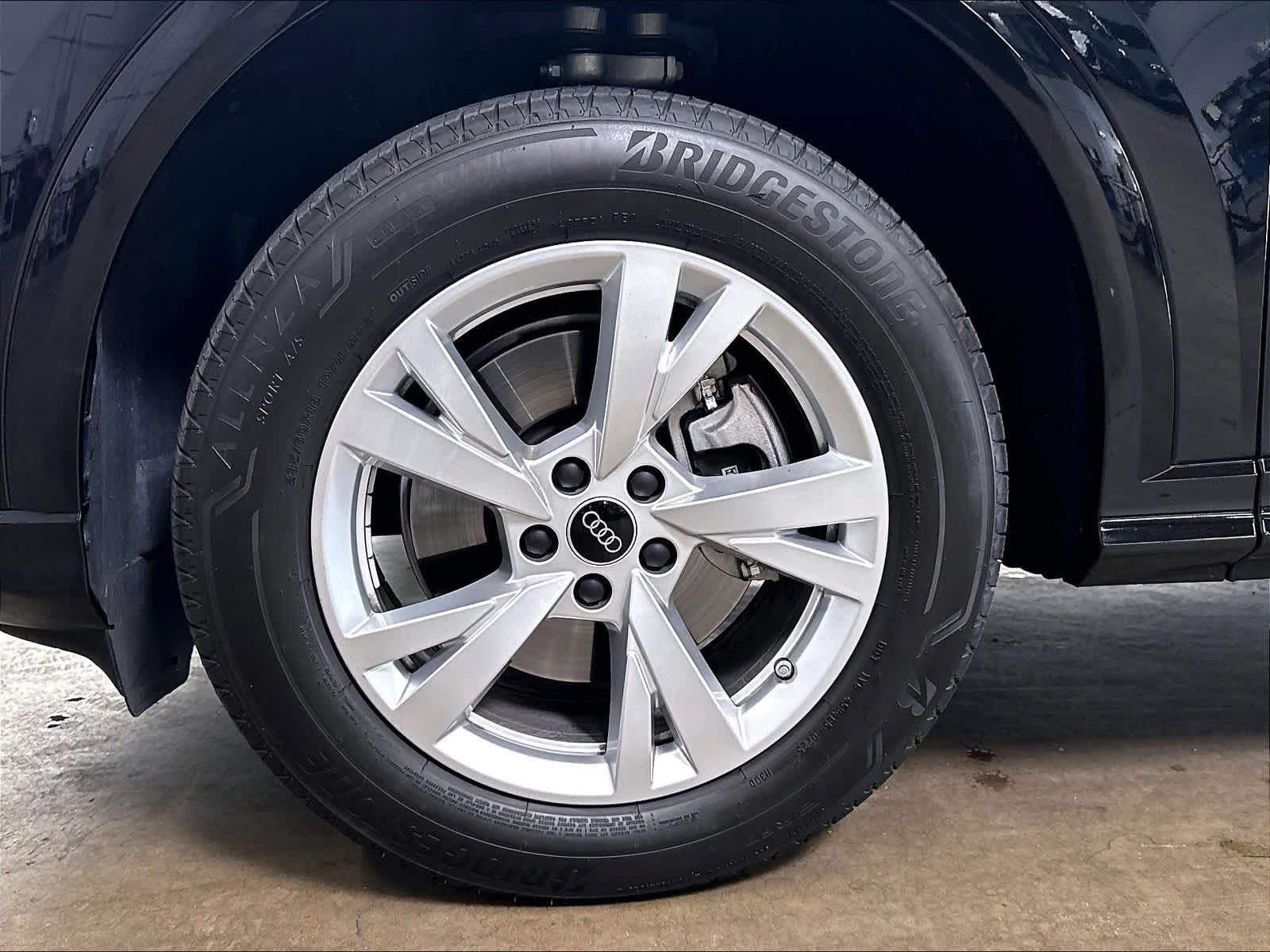Certified 2025 Audi Q5 Premium AWD/4WD image 11